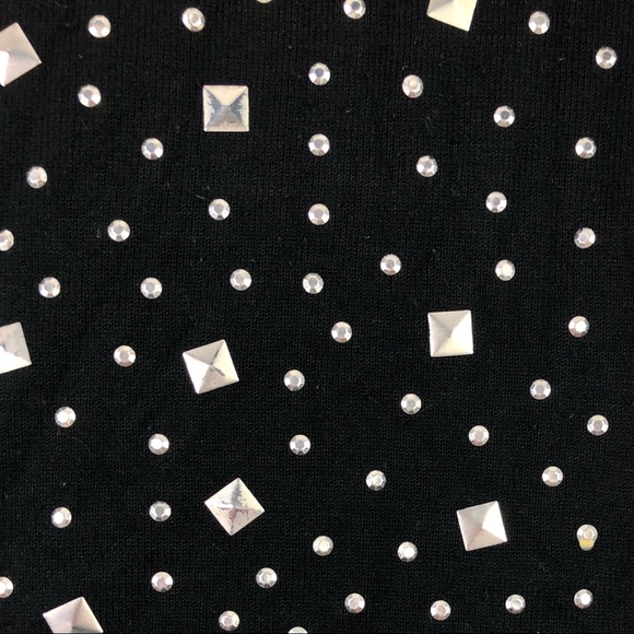 Bebe 2B Stud Front Scoop Neck Tunic Sweater - Picture 6 of 9